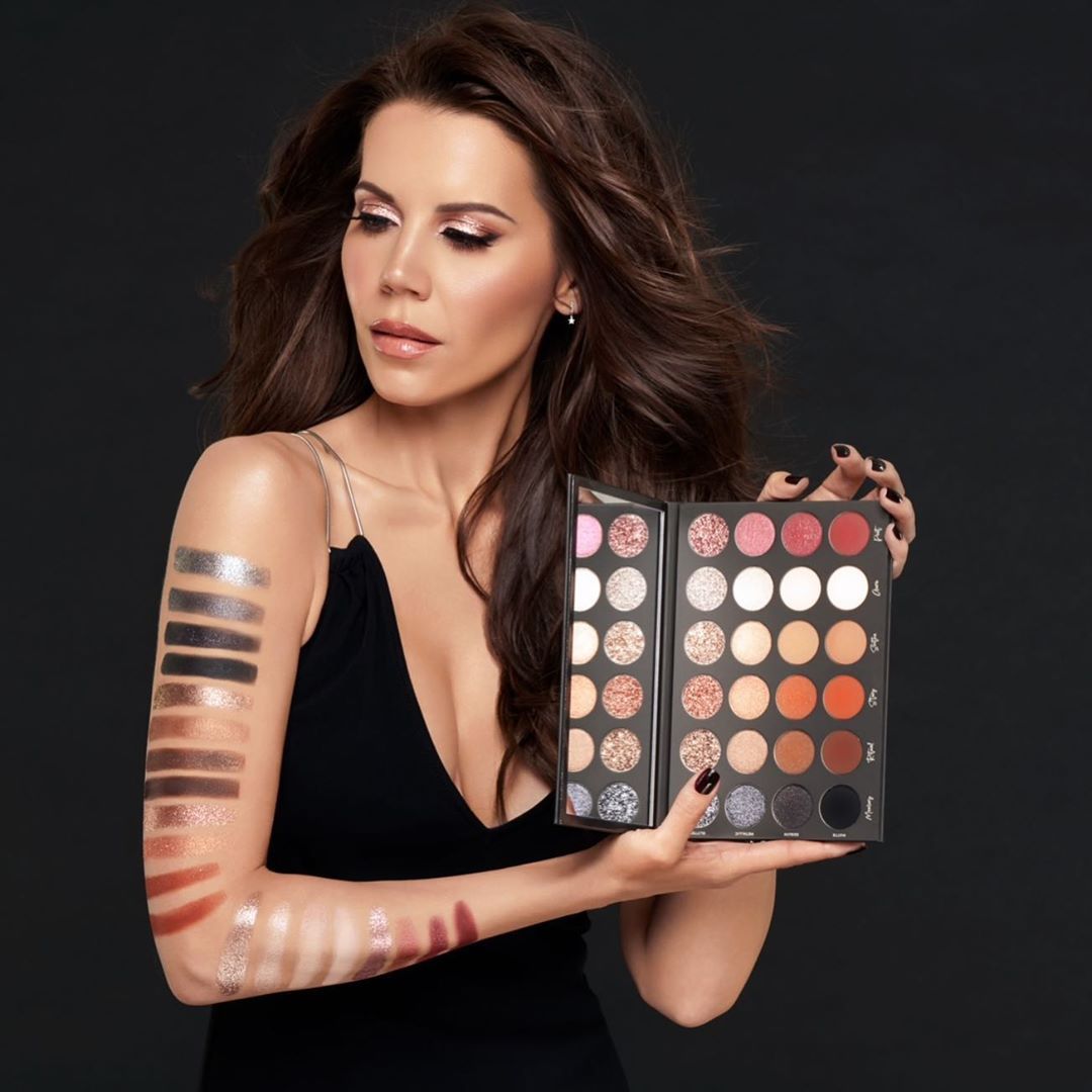 Textured Neutrals Vol 1(24 Color)Eyeshadow Palette