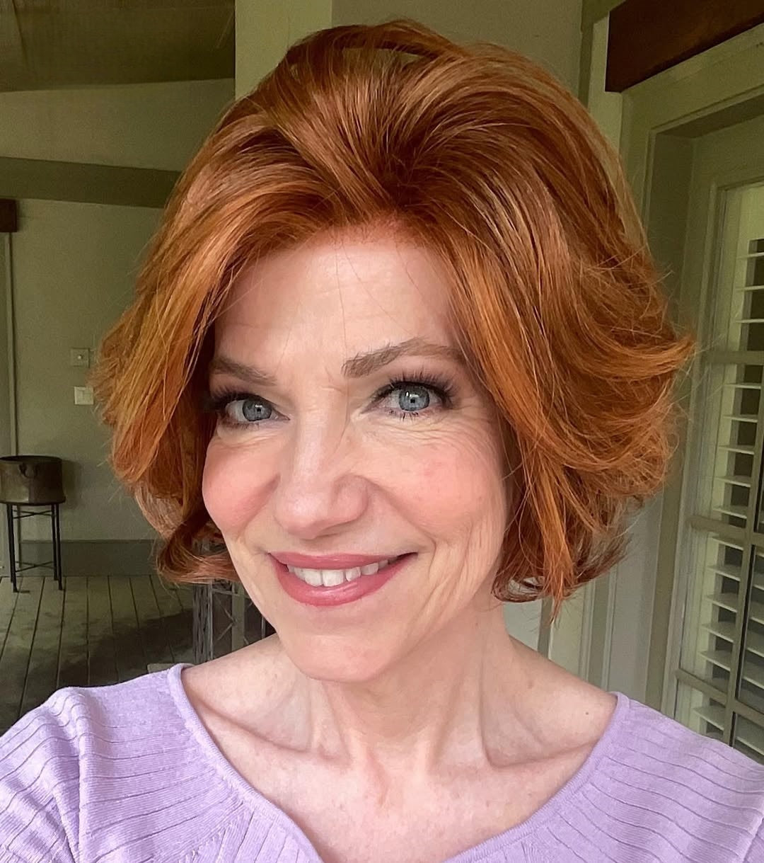 Hort voluminous wavy bob | Synthetic Lace Front Wig (Hand Tied)