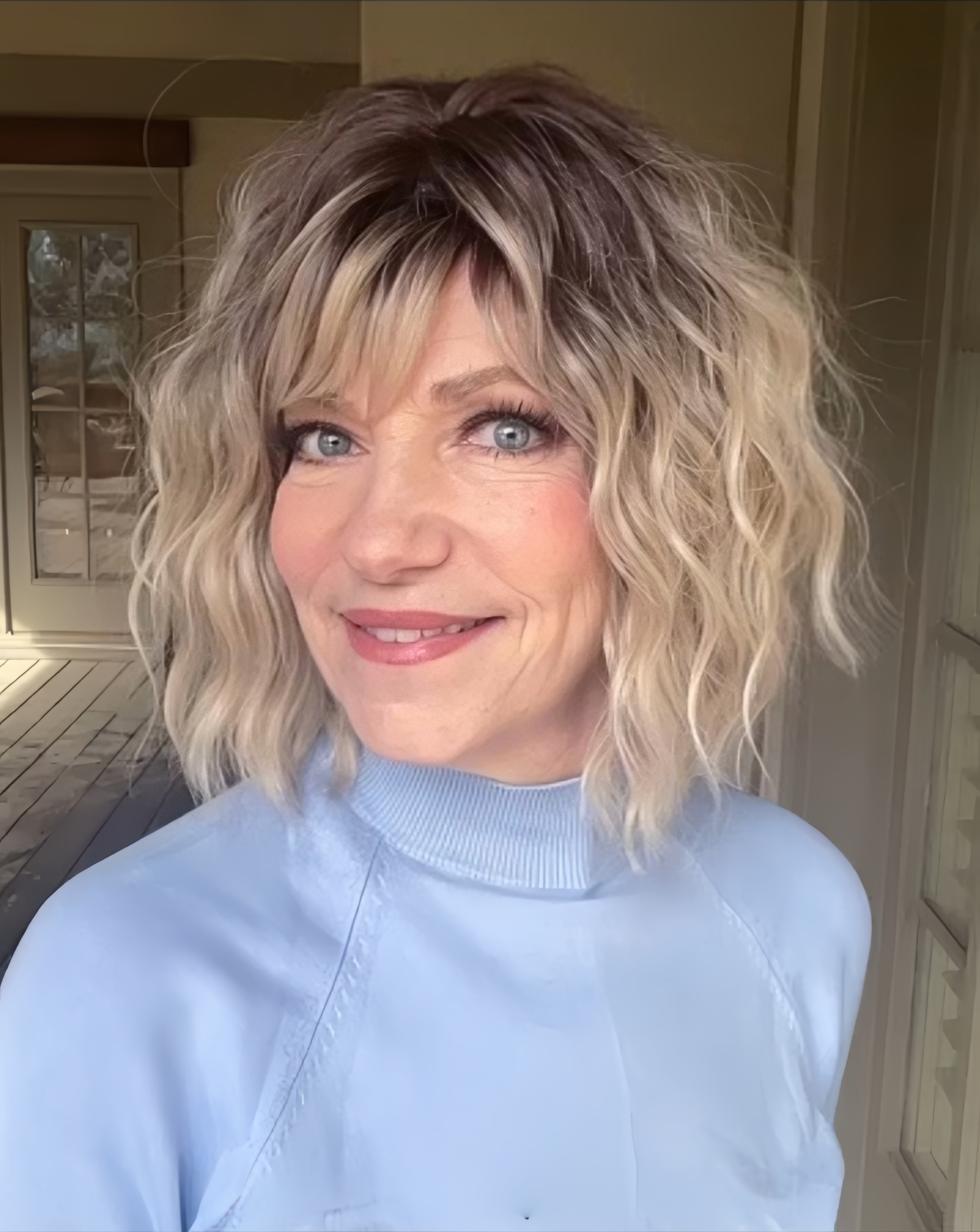 Vanilla Latte |Baby Blonde Short Wavy Bob Synthetic Wig with Bangs